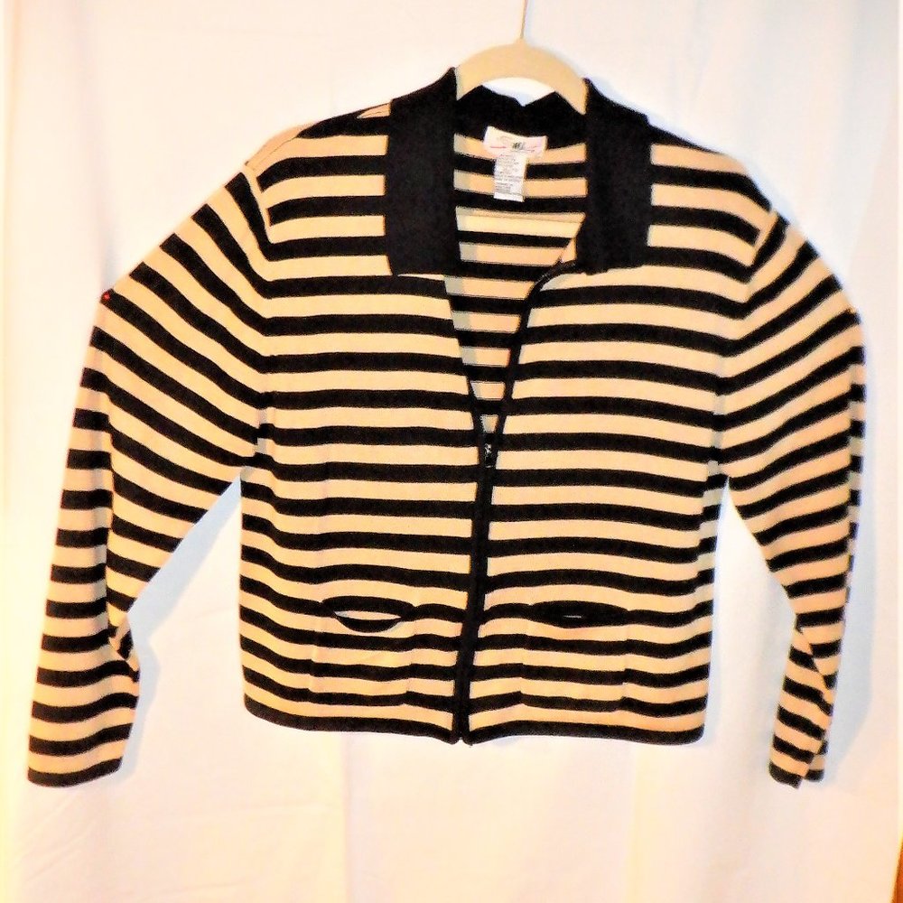 *** SML SPORTSWEAR *** Front Zip TOP